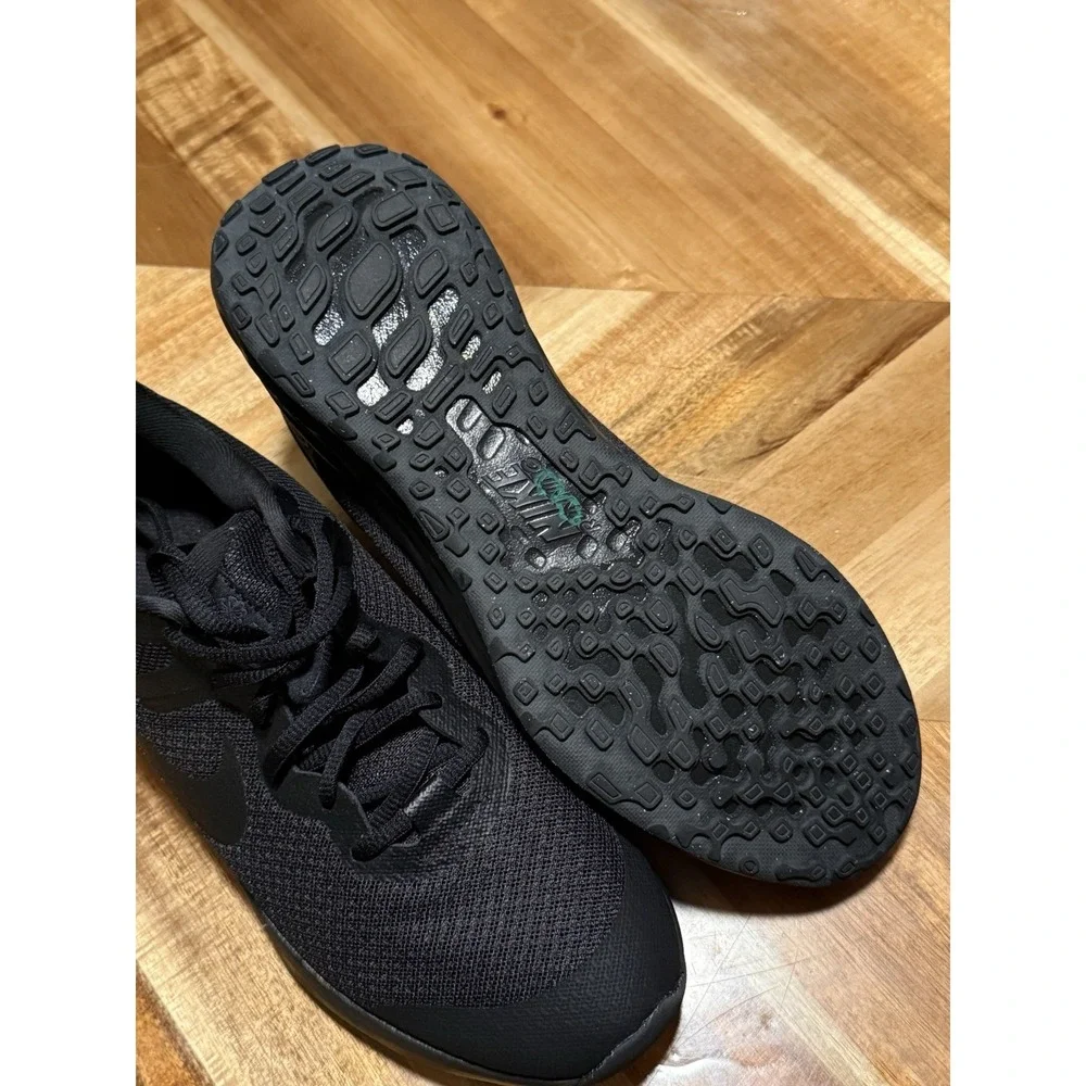 Nike Revolution 6 Black On Black Youth Sneaker US 6Y DD1096-001 Running